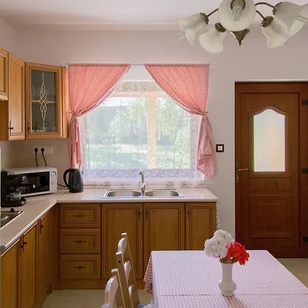 Almafas Apartmanhaz Orseg Kerkakutas Exterior photo