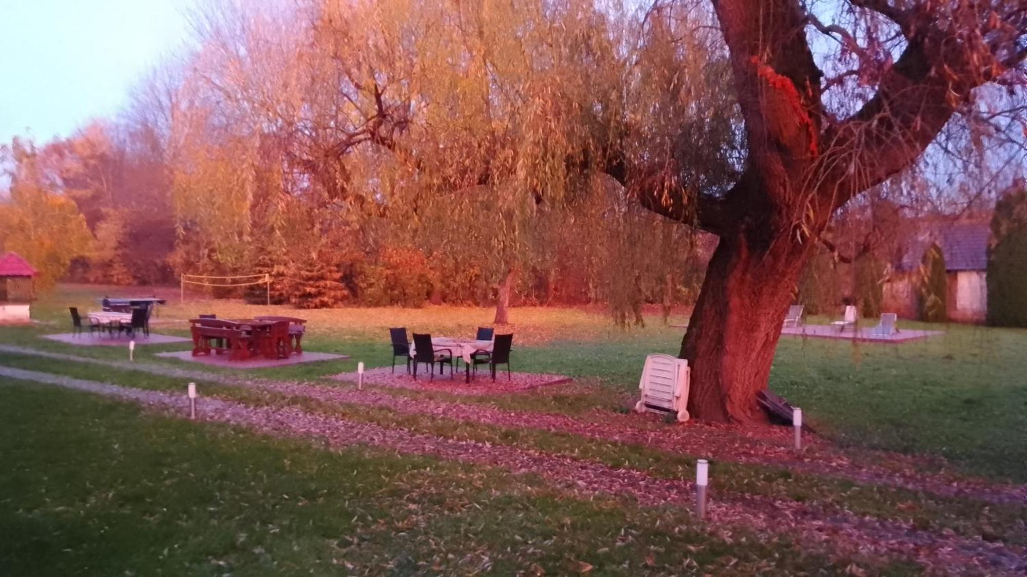 Almafas Apartmanhaz Orseg Apartment