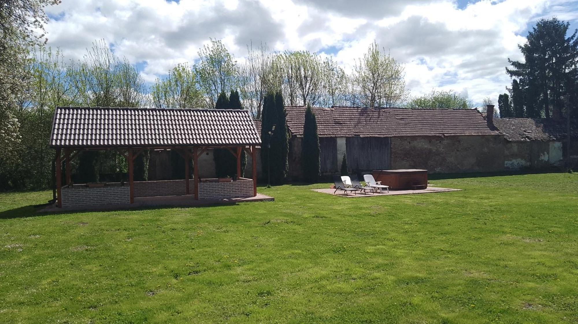 Almafas Apartmanhaz Orseg
