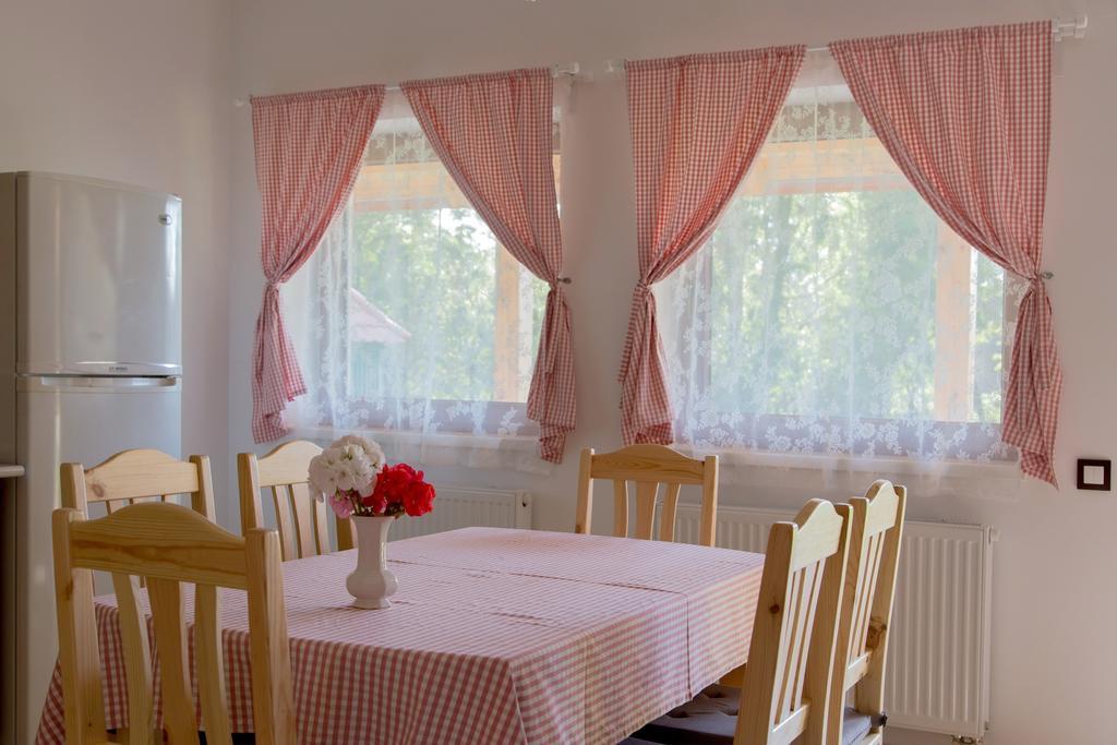 Apartment Almafas Apartmanhaz Orseg *