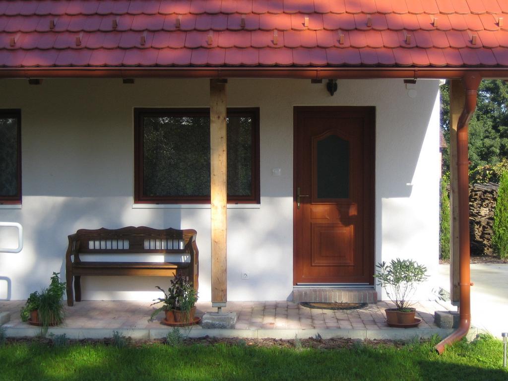 Almafas Apartmanhaz Orseg
