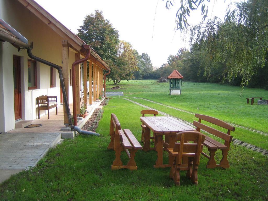 Apartment Almafas Apartmanhaz Orseg *