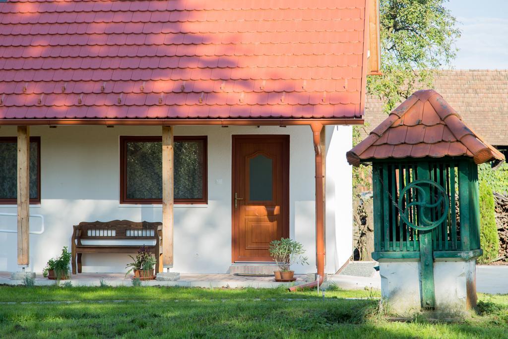 Almafas Apartmanhaz Orseg Kerkakutas